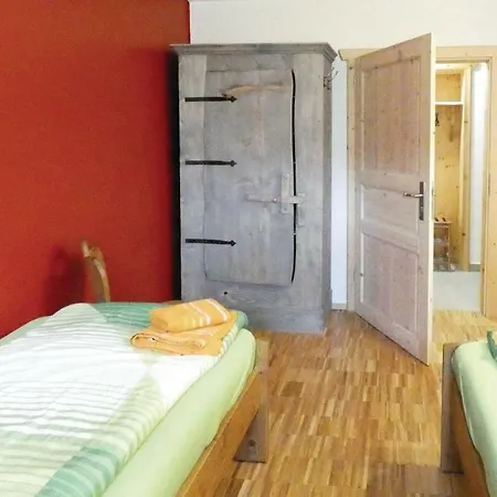 Three-bedroom In Zeulenroda-triebes * Forthen