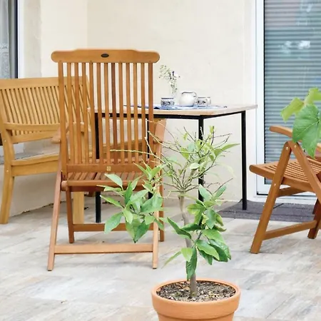Three-bedroom In Zeulenroda-triebes Apartman Forthen