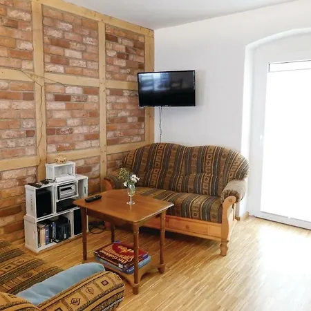 Three-bedroom In Zeulenroda-triebes Apartman *