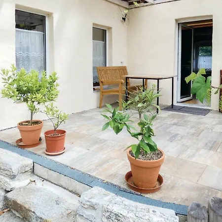 Three-bedroom In Zeulenroda-triebes Forthen